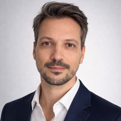 Léo, corretor de imóveis credenciado CAIXA da Imobiliária Shelter